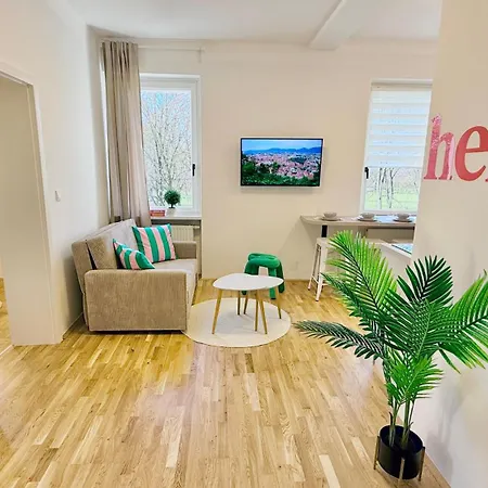 M8 Parkside Two Apartment